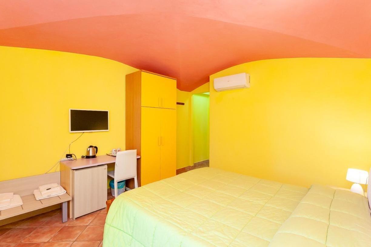 B&B Pettirosso Garden San Teodoro  Kültér fotó