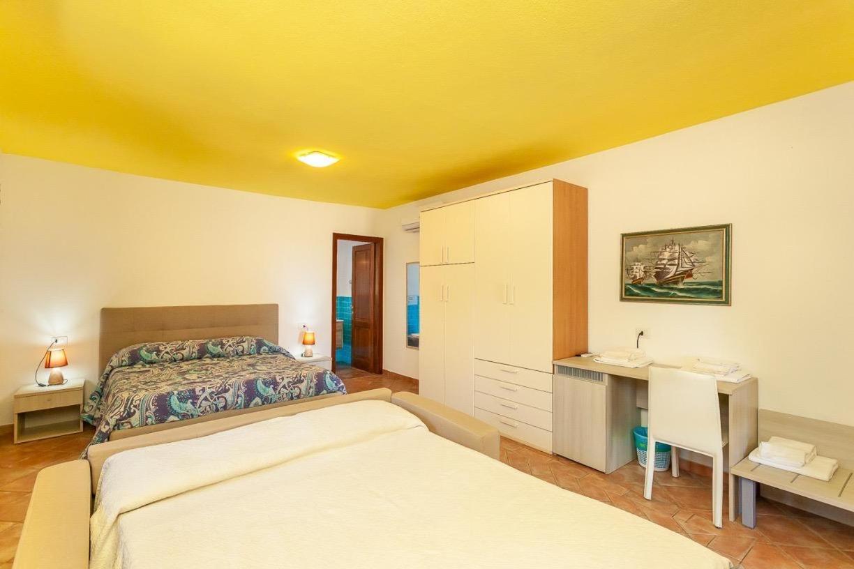 B&B Pettirosso Garden San Teodoro  Kültér fotó