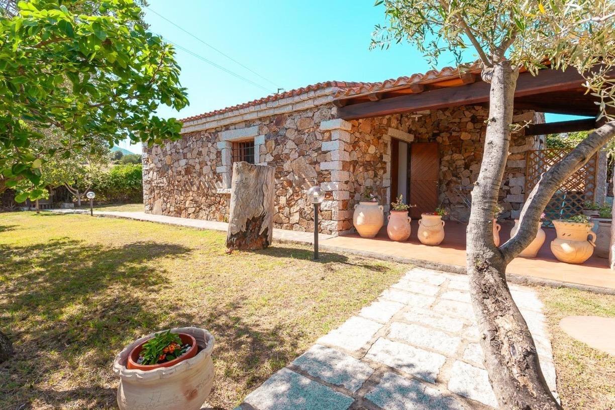 B&B Pettirosso Garden San Teodoro  Kültér fotó
